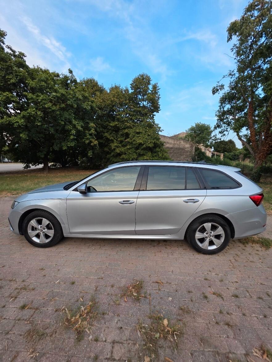Skoda Octavia 2.0 TDI EVO SCR 150 CV DSG Wagon Executive