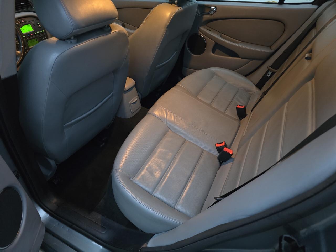 Jaguar X-Type 2.2D cat Executive