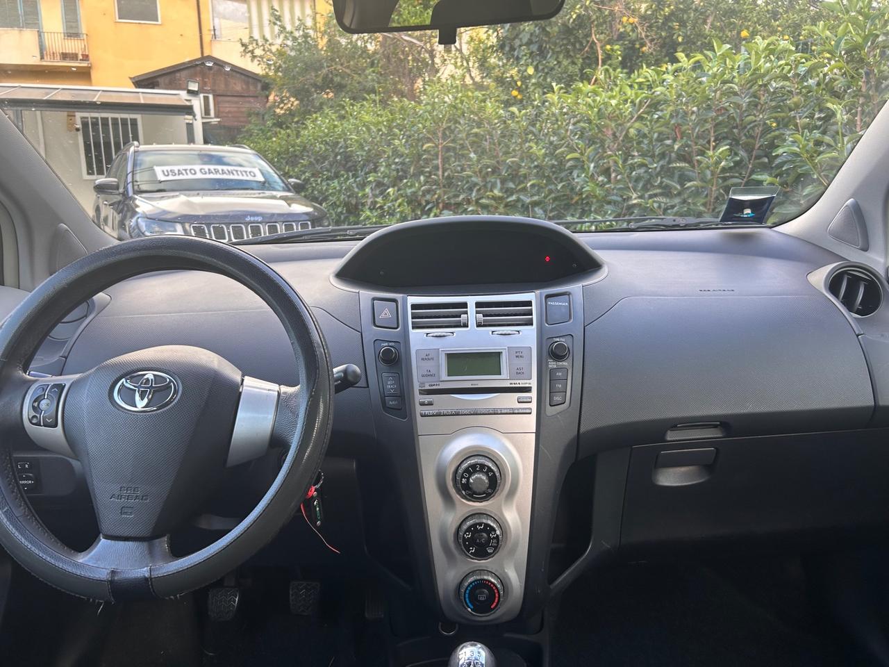 Toyota Yaris 1.0 5 porte