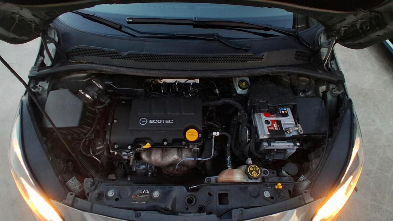 Opel Corsa 1.4 90CV GPL Tech 5 porte Cosmo