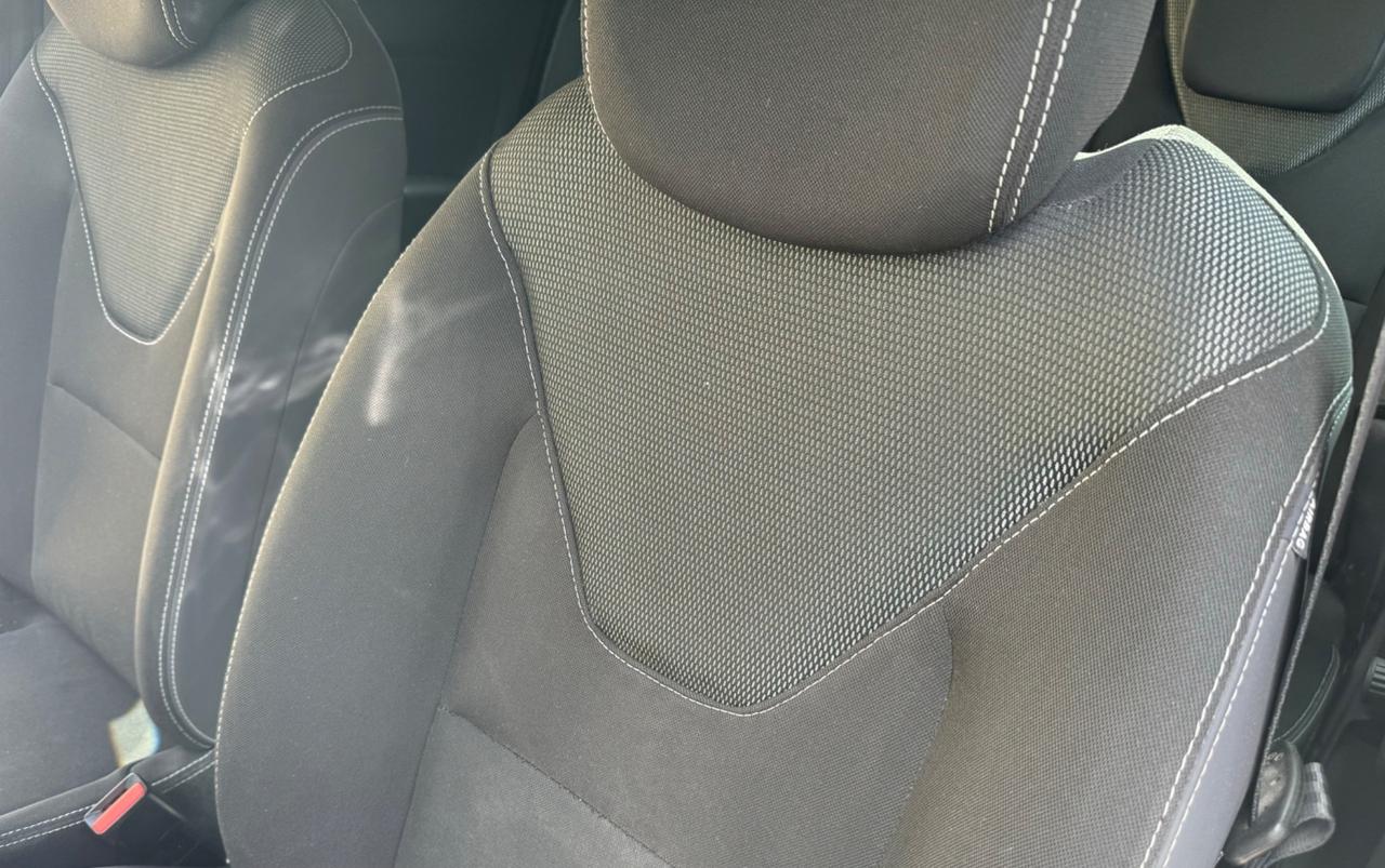 Renault Clio 1.2 75CV 5 porte NEOPATENTATI