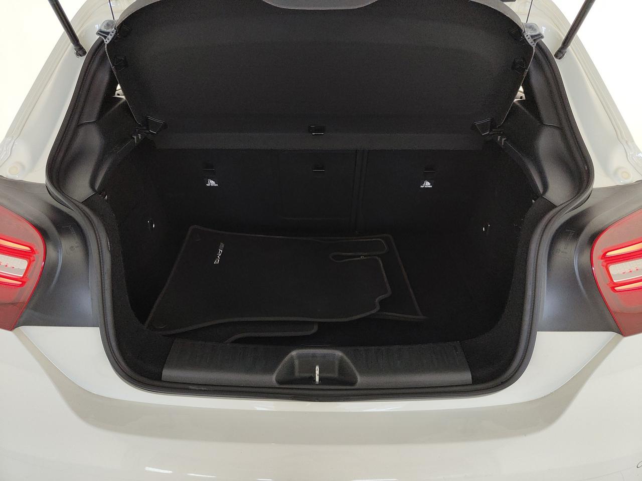 Mercedes-Benz A 180 Premium my16