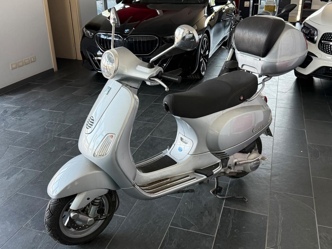 Vespa LX 125