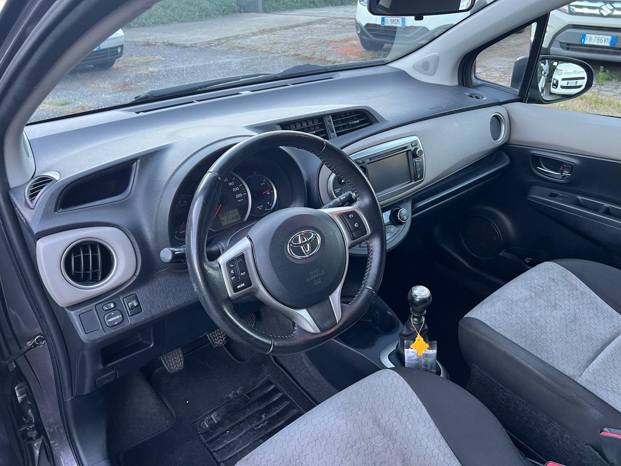 Toyota Yaris 1.3 5 porte Lounge*NEOPATENTATI