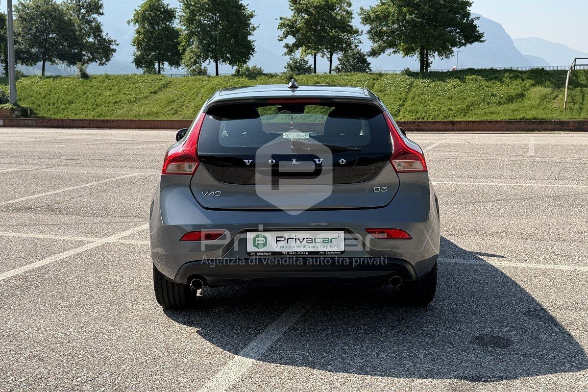 VOLVO V40 D3 Momentum