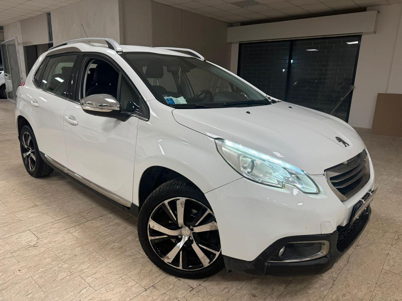 Peugeot 2008 1.6 e-HDi 115 CV Stop&Start Allure