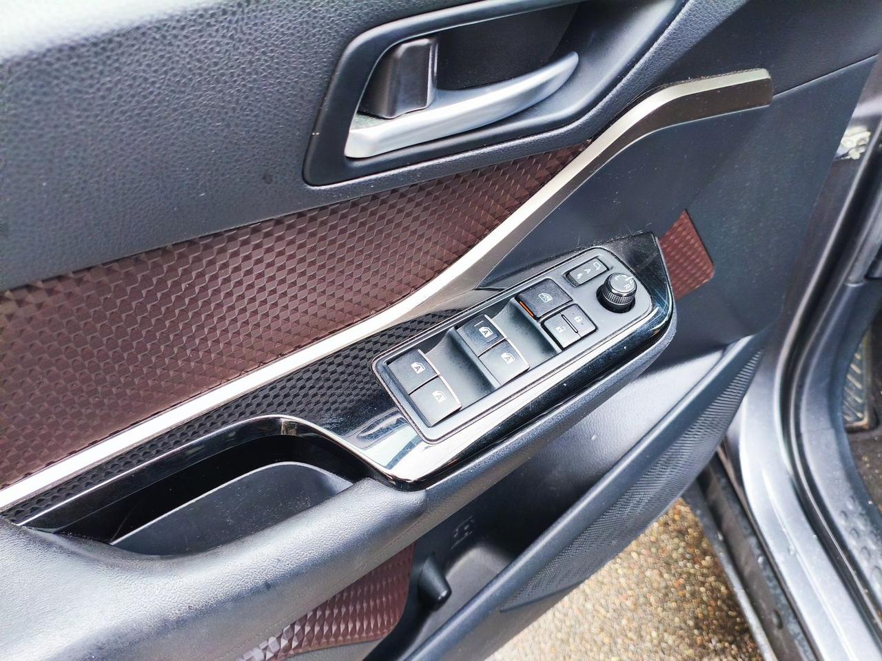 Toyota C-HR 1.8 HEV Lounge #8795