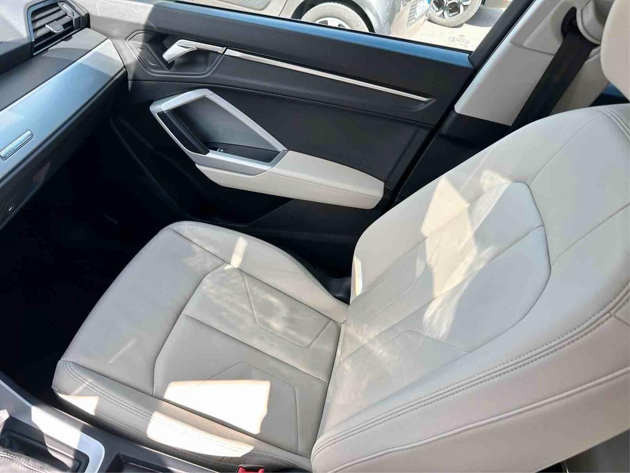 Audi Q3 35 TDI S tronic Business Advanced