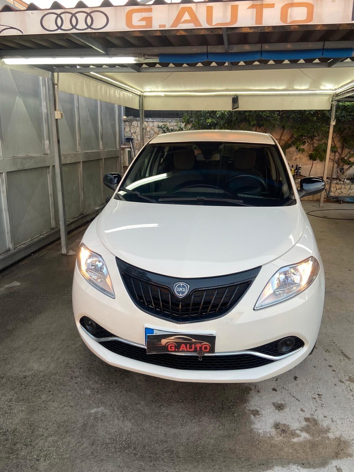 Lancia Ypsilon 1.0 FireFly 5 porte S&S Hybrid Gold