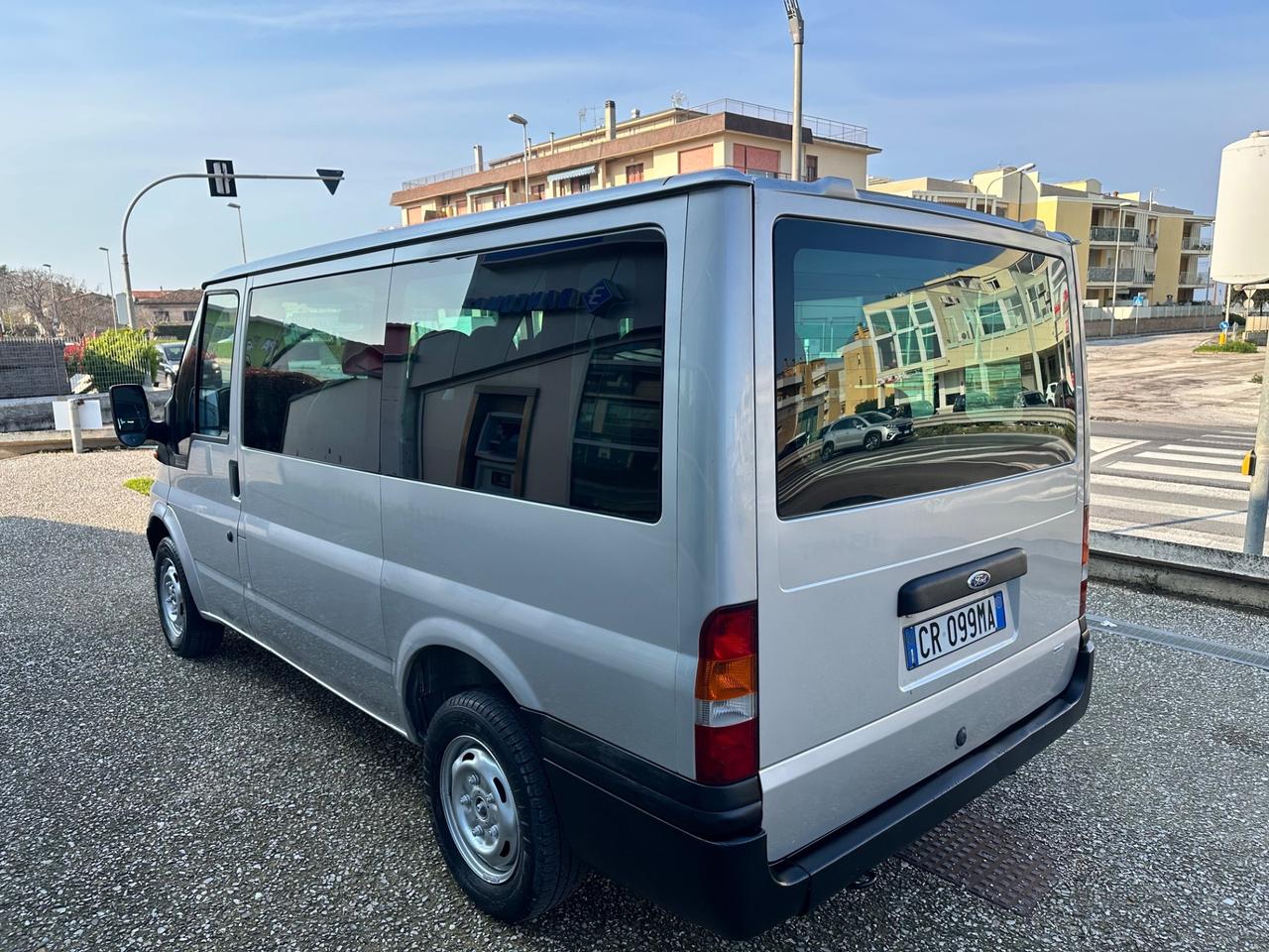 Ford Transit 9 posti t300 2.0 TD/100 74kw 101cv neopatentati