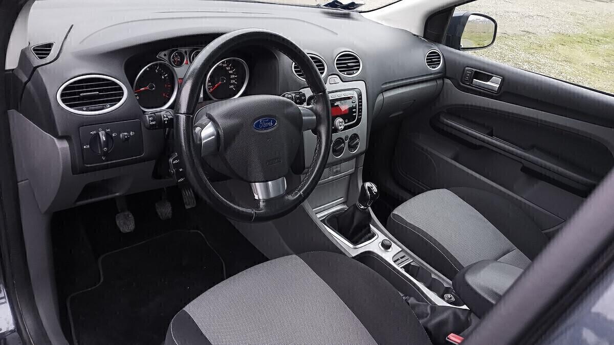 Ford Focus Style Wagon 2.0 Titanium -Gpl