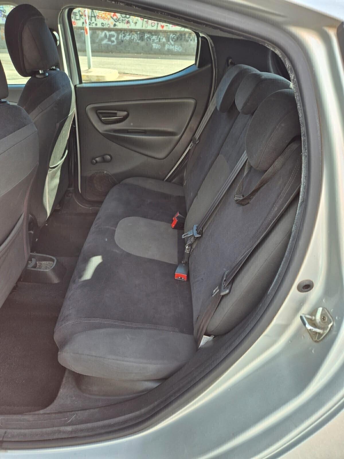 Lancia Ypsilon 1.2 69 CV 5 porte Platinum