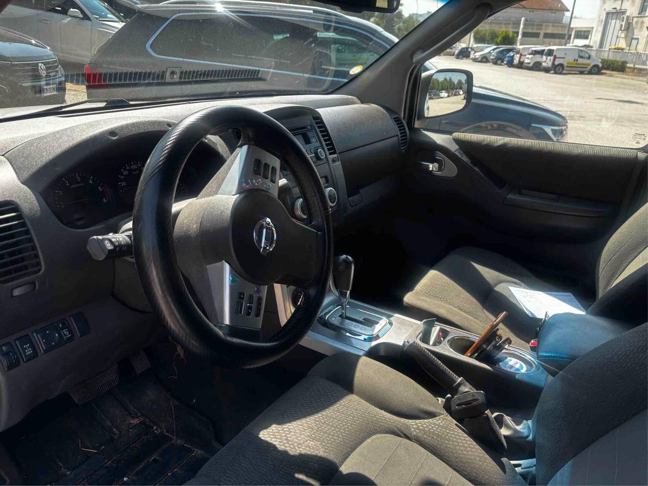 Nissan Navara 2.5 dCi 190CV 4 porte Double Cab LE