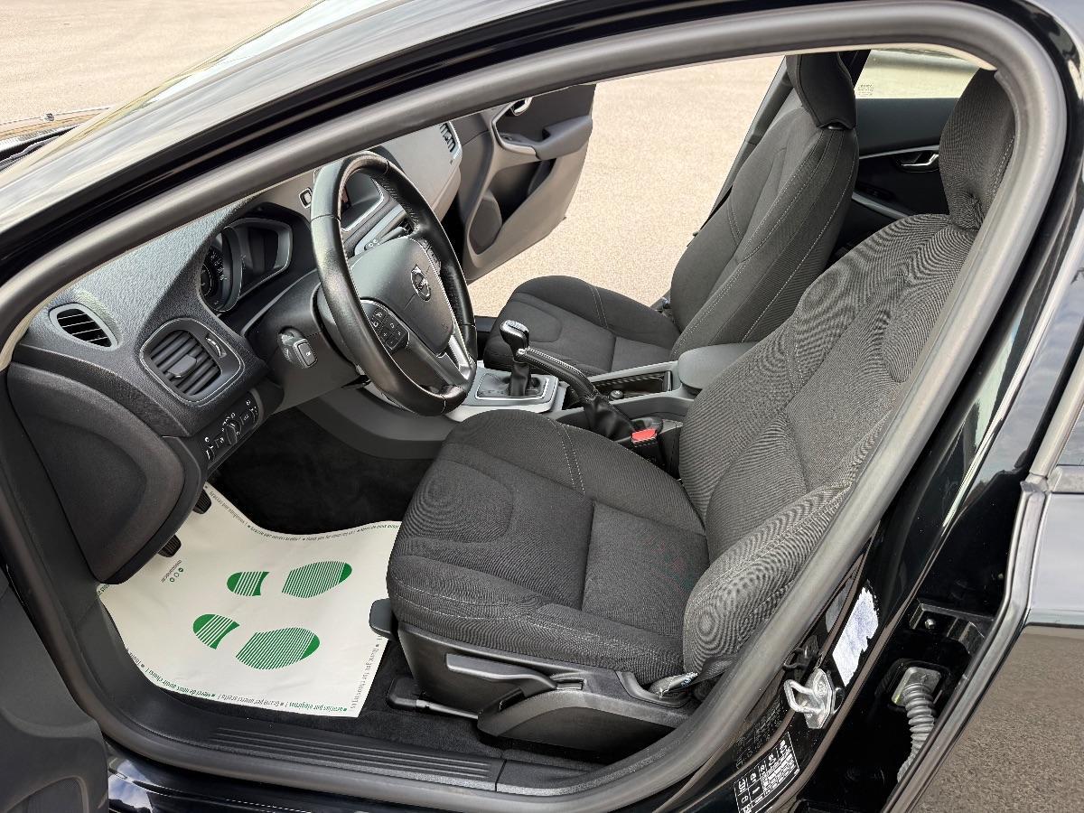 VOLVO - V40 - D2 Business
