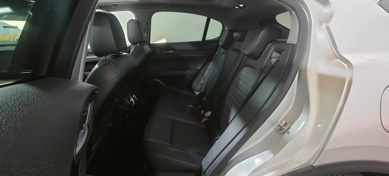 Alfa Romeo Stelvio 2.2t Business Q4 my19 210cv