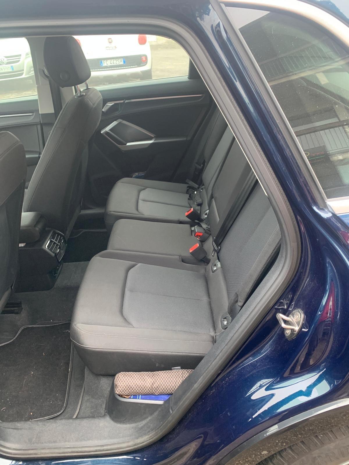 Audi Q3 benzina business advance-150 cv auto-full-unico proprietario-tagliandi audi- anno 2019 79900 km