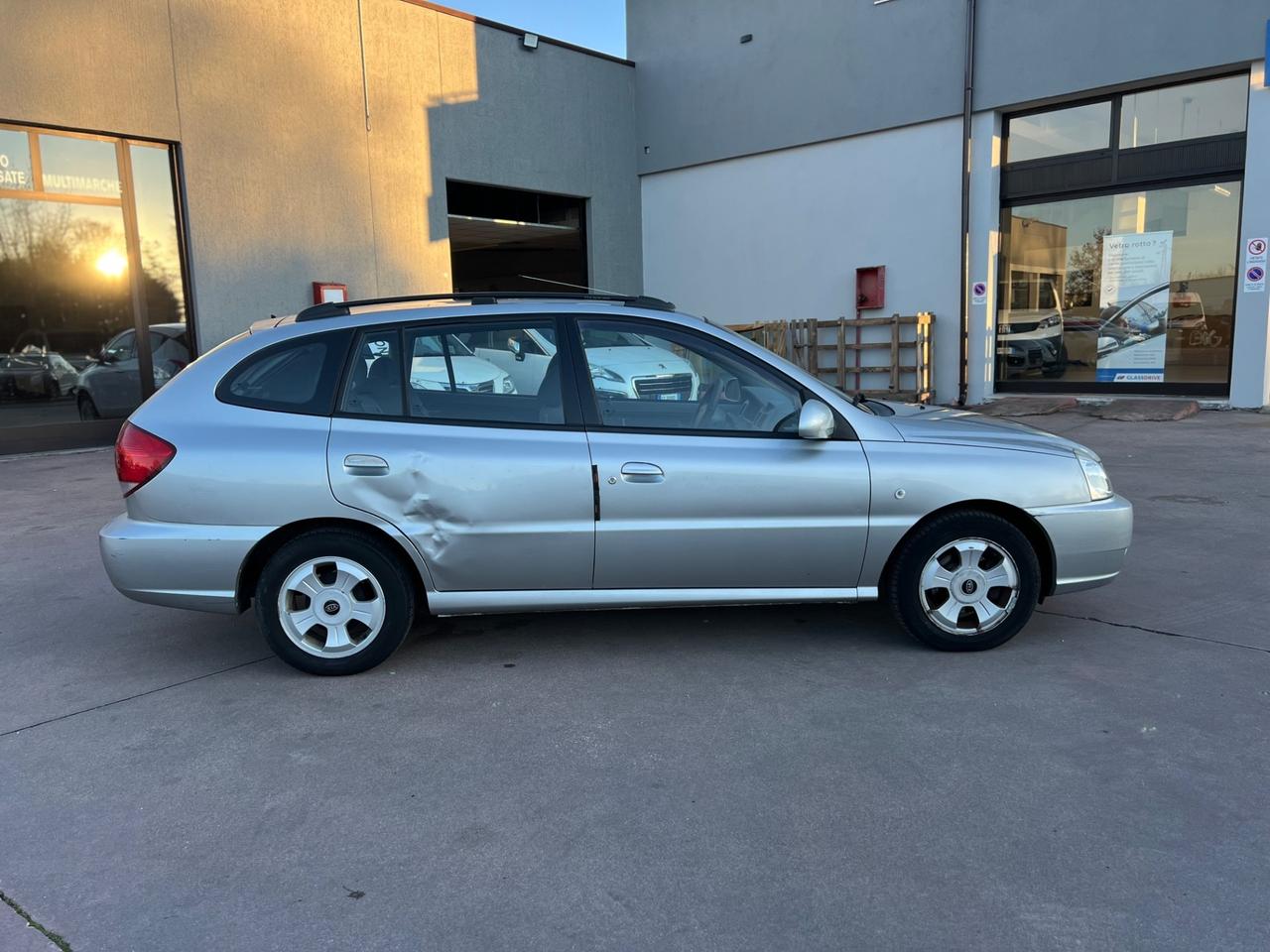 Kia Rio 1.5i 16V cat 5 porte LS Top