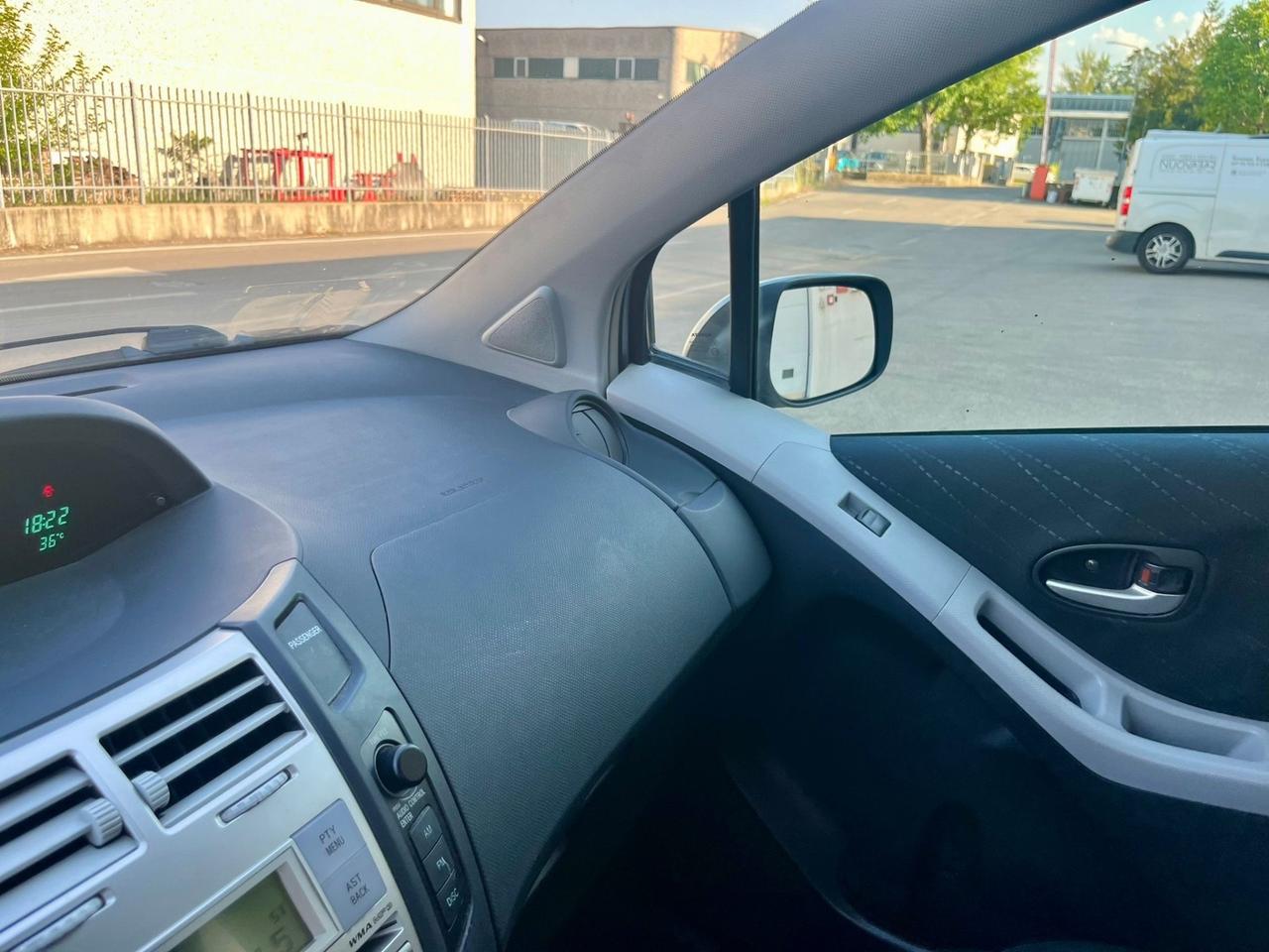 Toyota Yaris 1.3benz 2008 138.000km per neopatentati