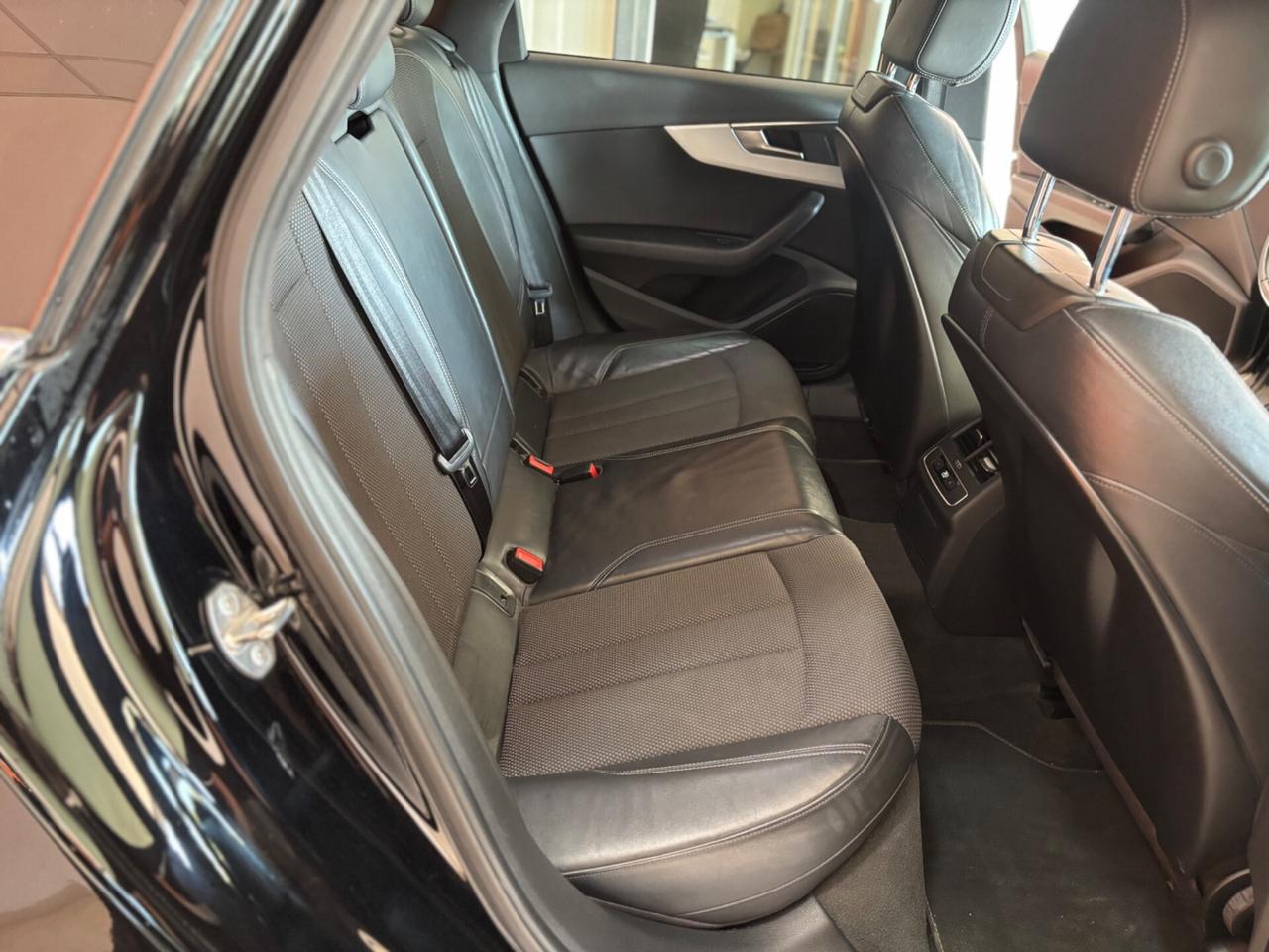 Audi A4 Avant 2.0 TDI 150 CV s-line permute e finanziamenti