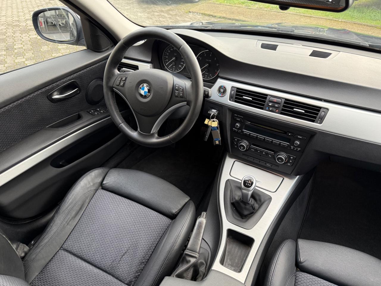 Bmw 320i |UNIPRO|MANUALE