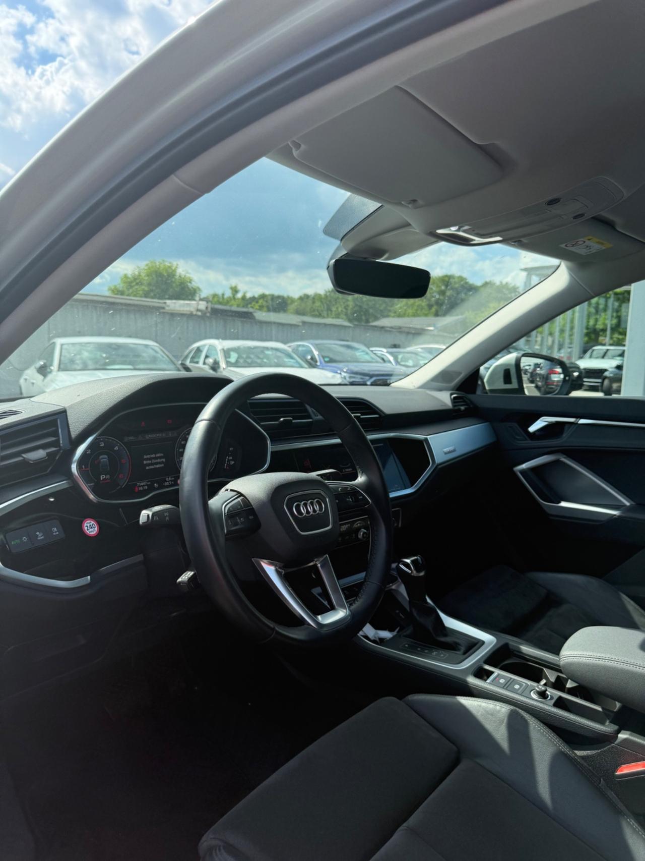 Audi Q3 40 TDI quattro S tronic Business Advanced