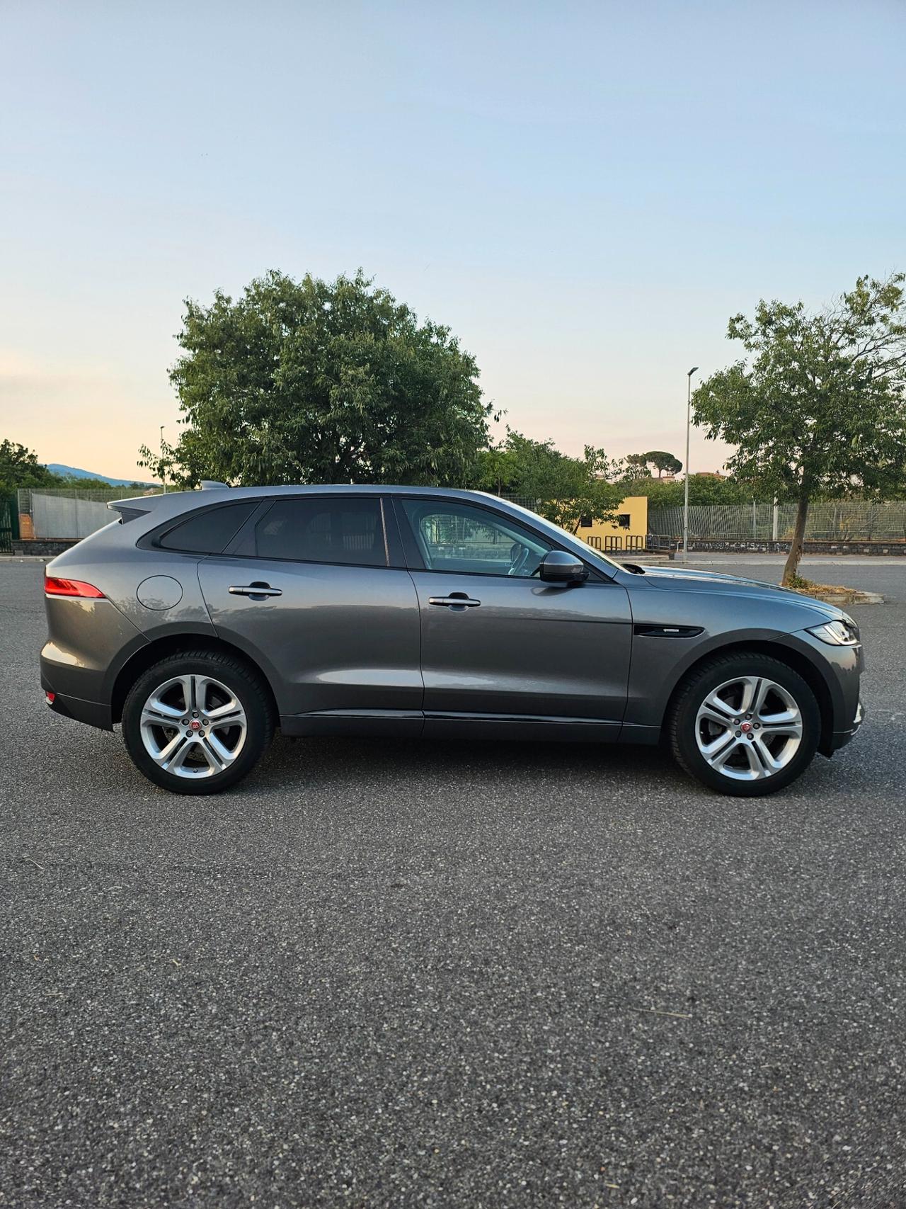 Jaguar F-Pace R-Sport 2.0 D 180 CV AWD automatica