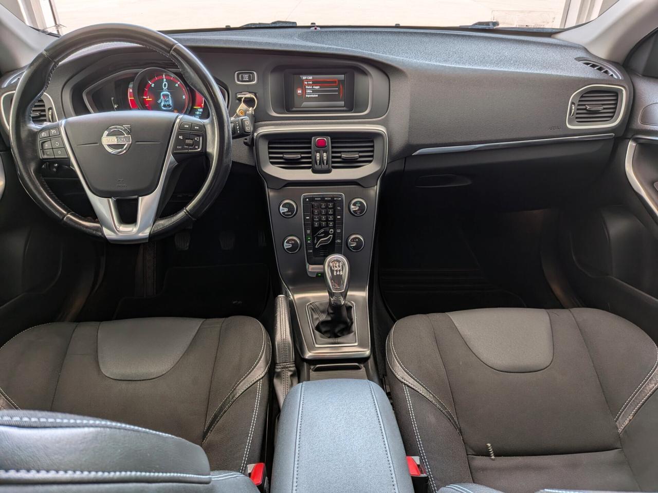 VOLVO V40 1.6 D2