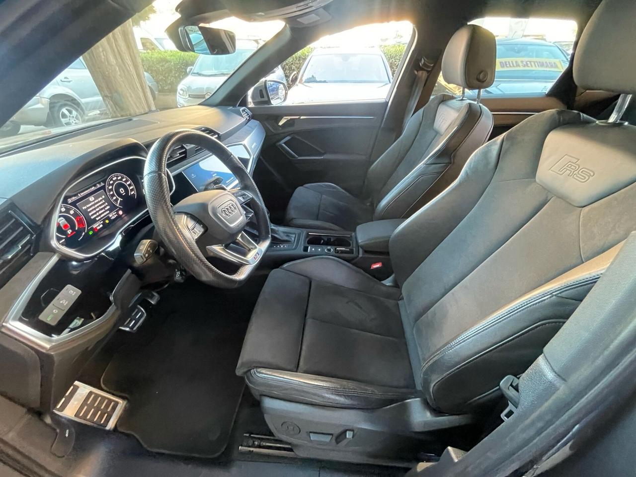 Audi Q3 RS quattro S tronic