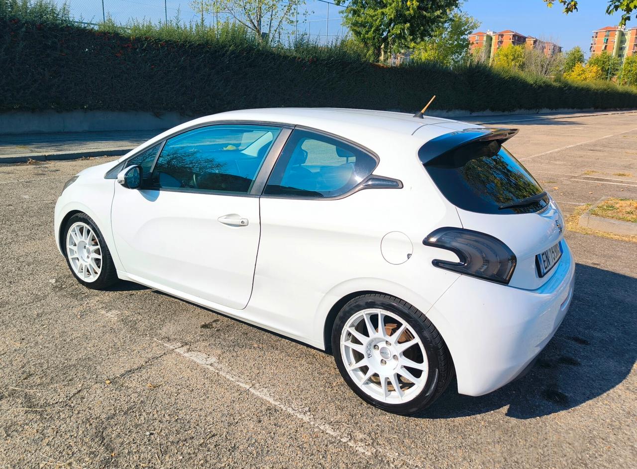 Peugeot 208 1o Serie 1.2VTI 82CV 3P Allure