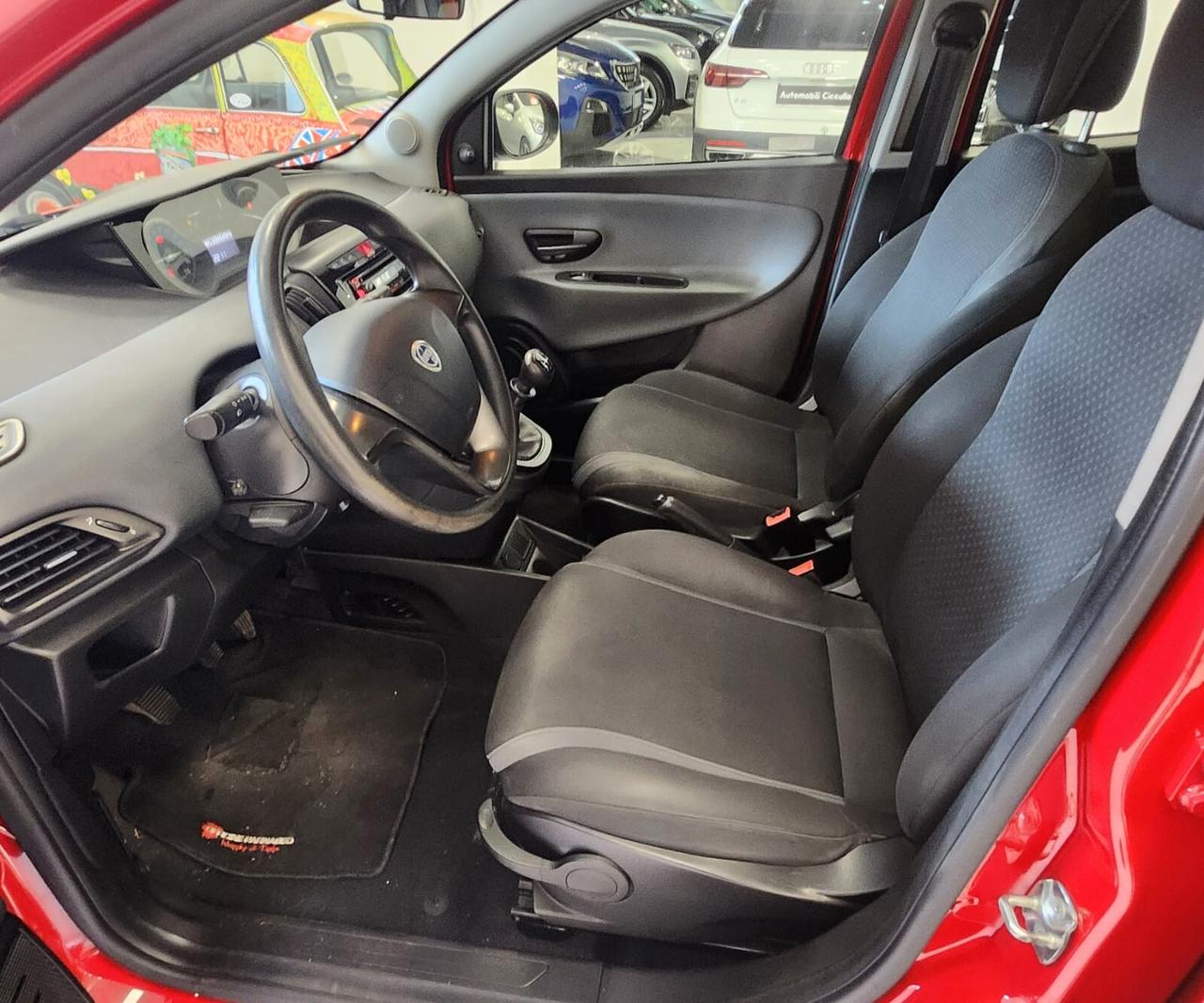 Lancia Ypsilon 1.2 69 CV 5 porte Platinum