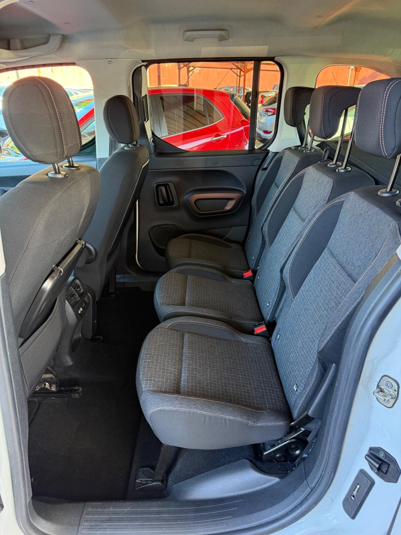 Peugeot Rifter 130- GT Line -automatica -unipro-rate
