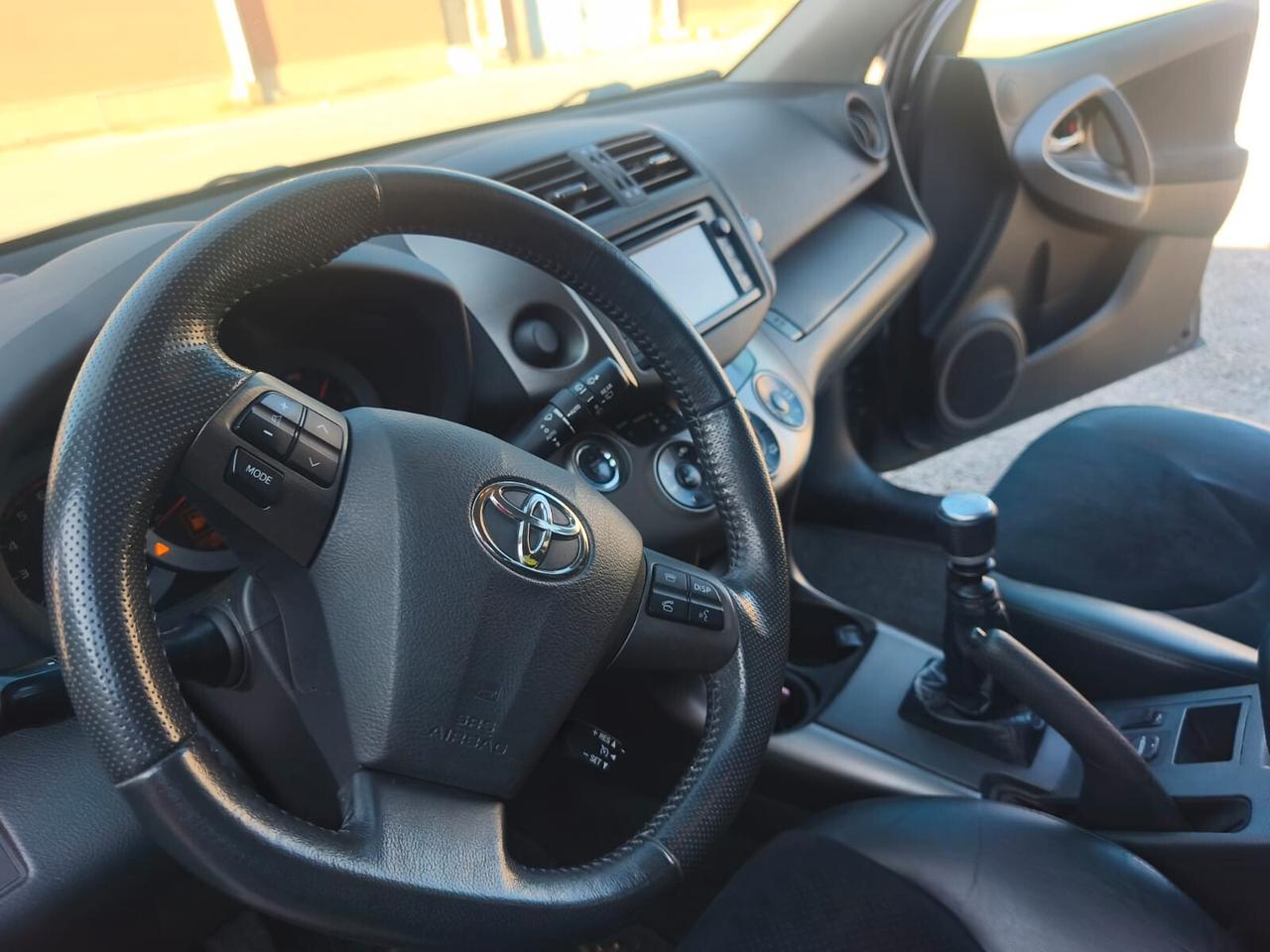 Toyota RAV 4 2012---2.2 Diesel