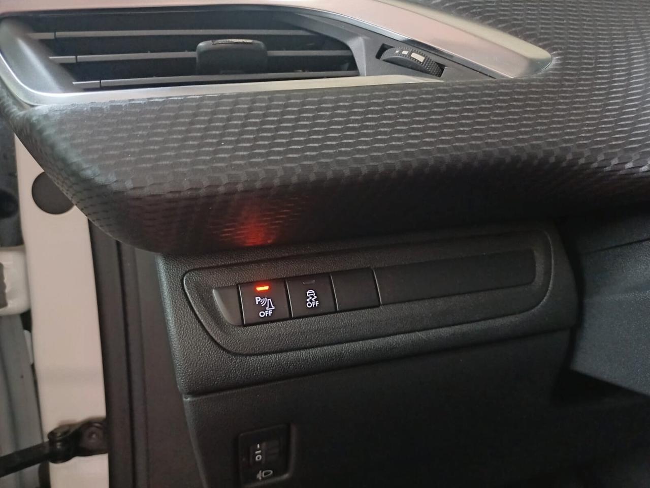 Peugeot 208 PureTech 82 5 porte Allure