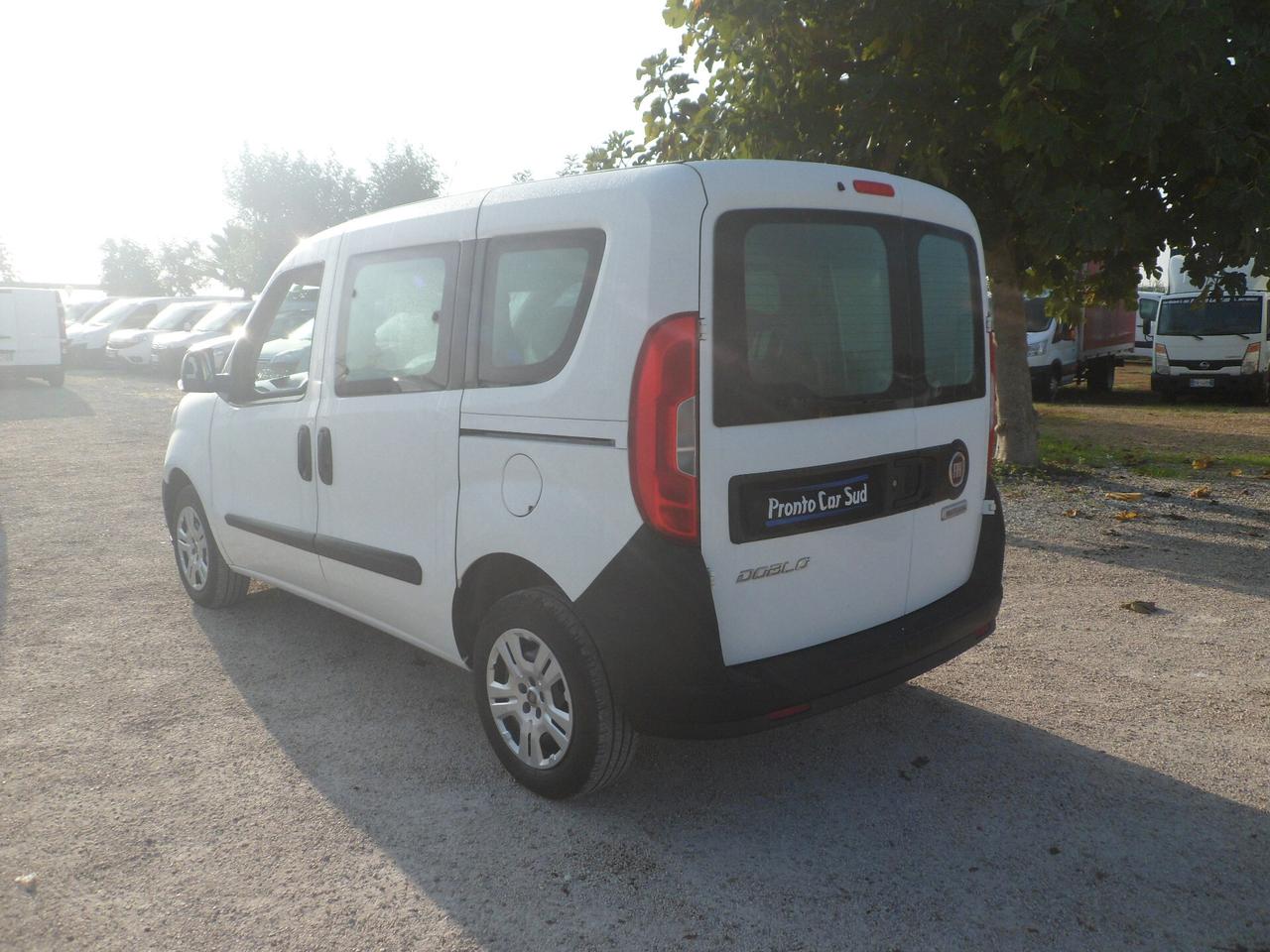 Fiat Doblo 5 posti autocarro