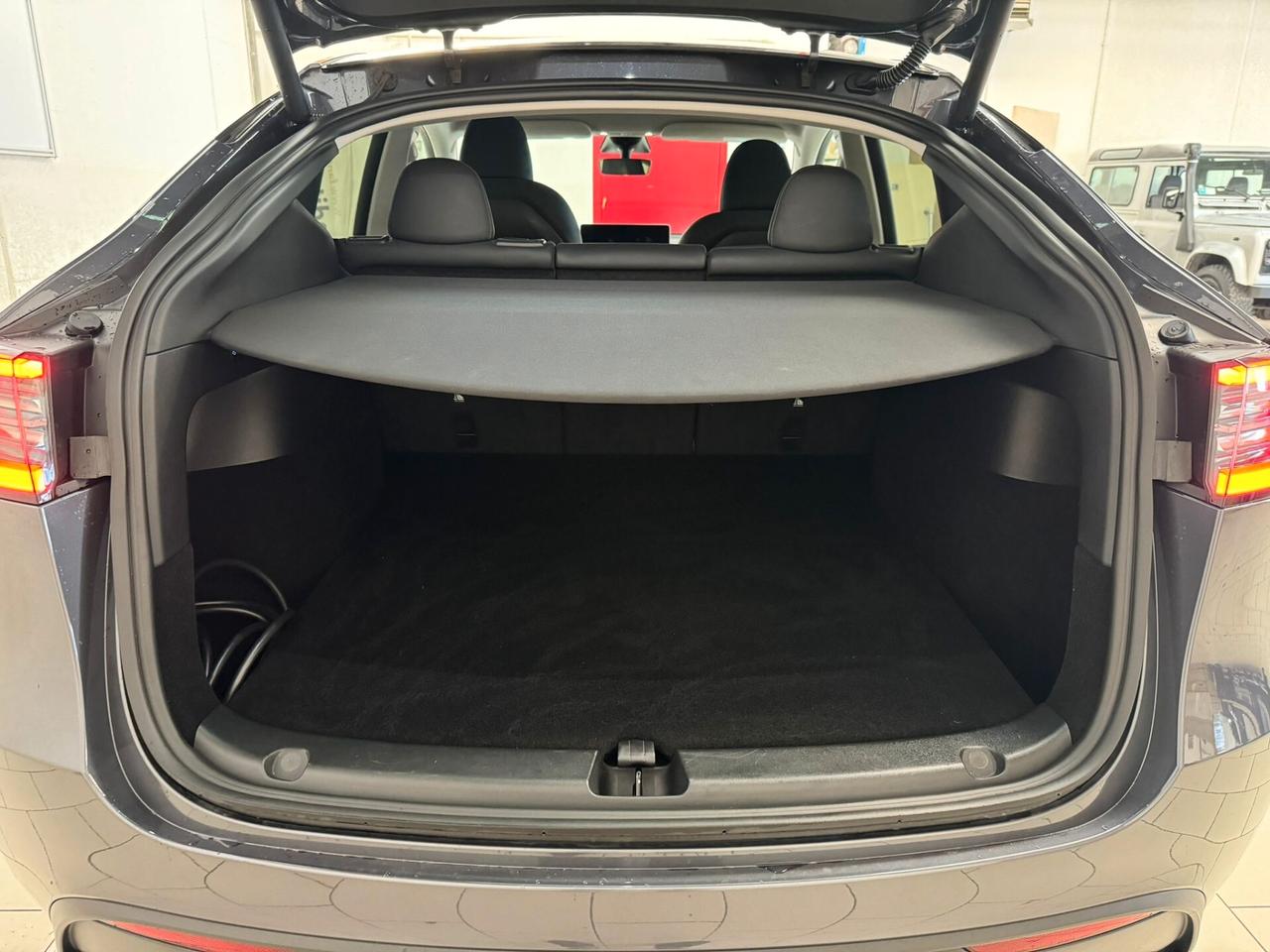 Tesla Model Y Single Motor-ANCHE SUBENTRO LEASING-LEGGI SOTTO