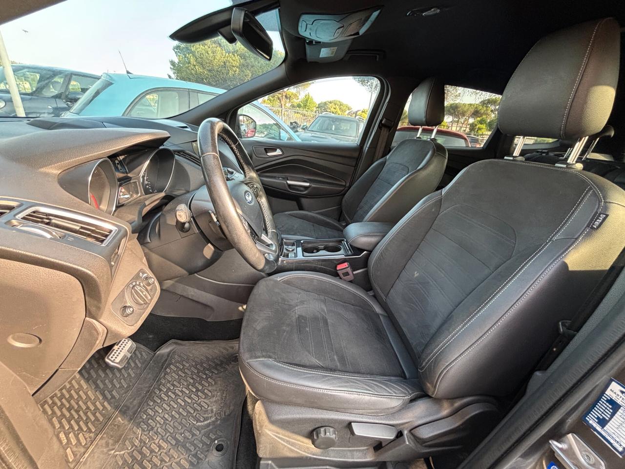 Ford Kuga 1.5 TDCI 120 CV S&S 2WD ST-Line