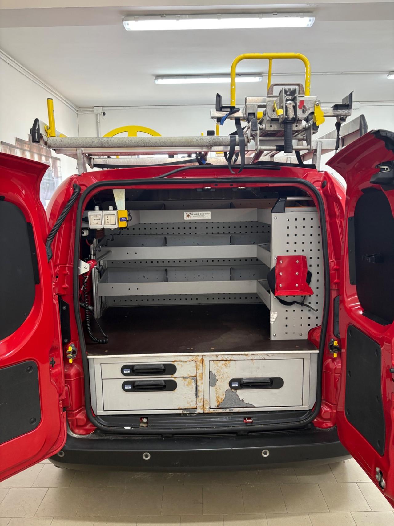 Fiat Fiorino 1.3 MJT 95CV Officina Mobile