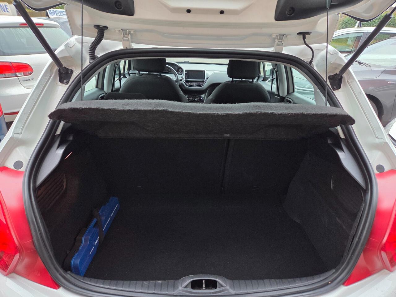 Peugeot 208 Neopatenatati - 2012