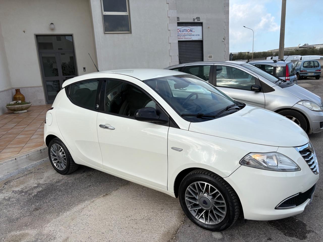 Lancia Ypsilon 1.2 69 CV 5 porte GPL Ecochic Gold