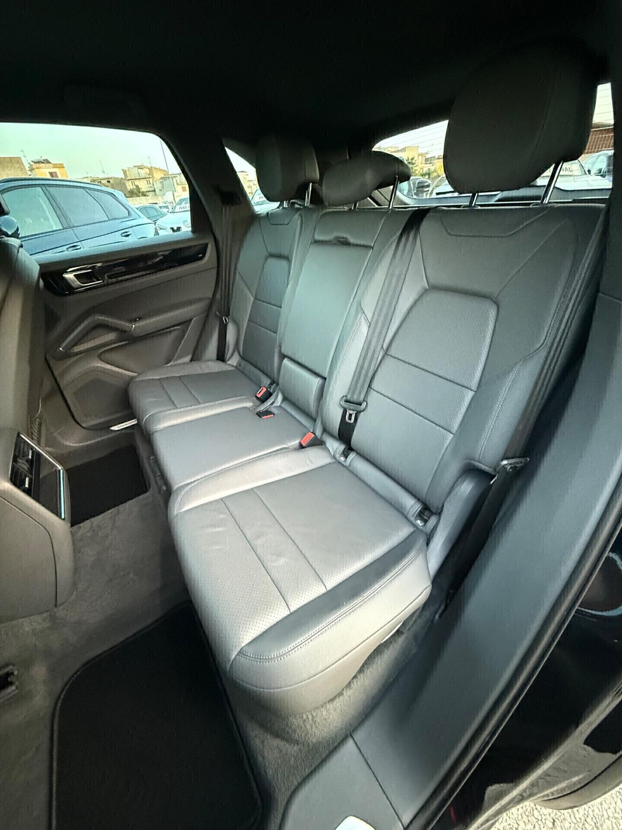 Porsche Cayenne 3.0 V6