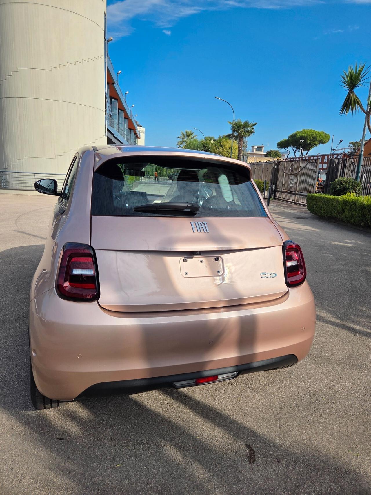 Fiat 500 500e Berlina 23,65 kWh Entry+Pack Tech