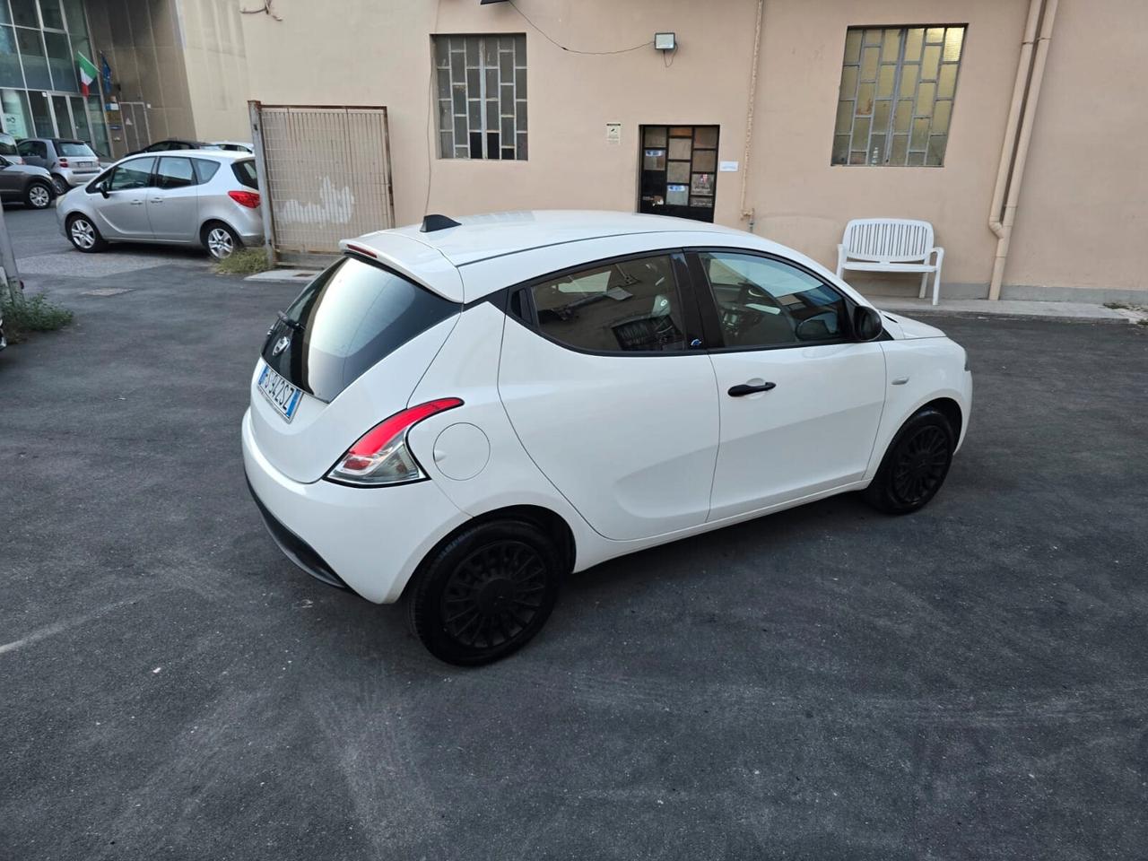 Lancia Ypsilon 1.2 69 CV 5 porte metano Ecochic Platinum