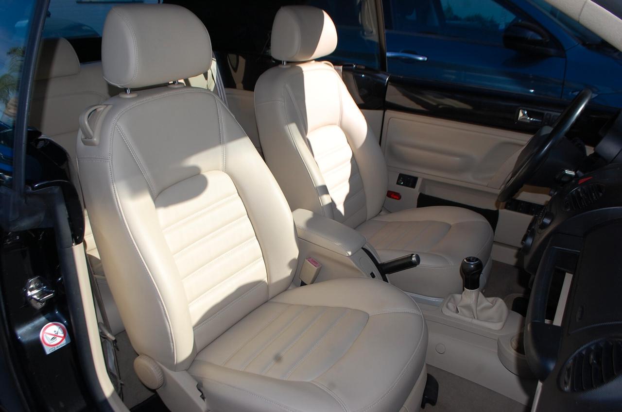 Volkswagen New Beetle Cabrio 1.9 TDI 100CV Uff Italy Lega Pelle