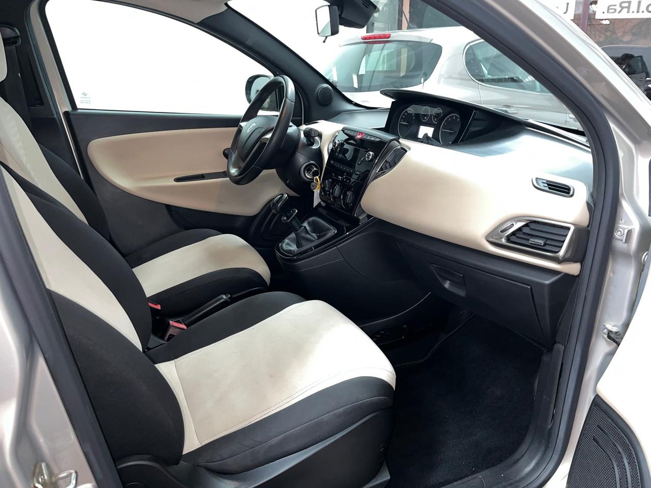 Lancia Ypsilon 1.2 - 2014