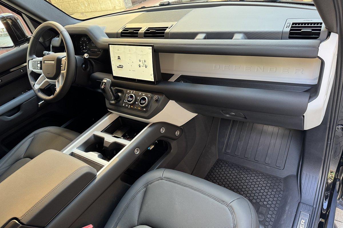 LAND ROVER Defender 110 3.0D I6 200 CV AWD Auto S
