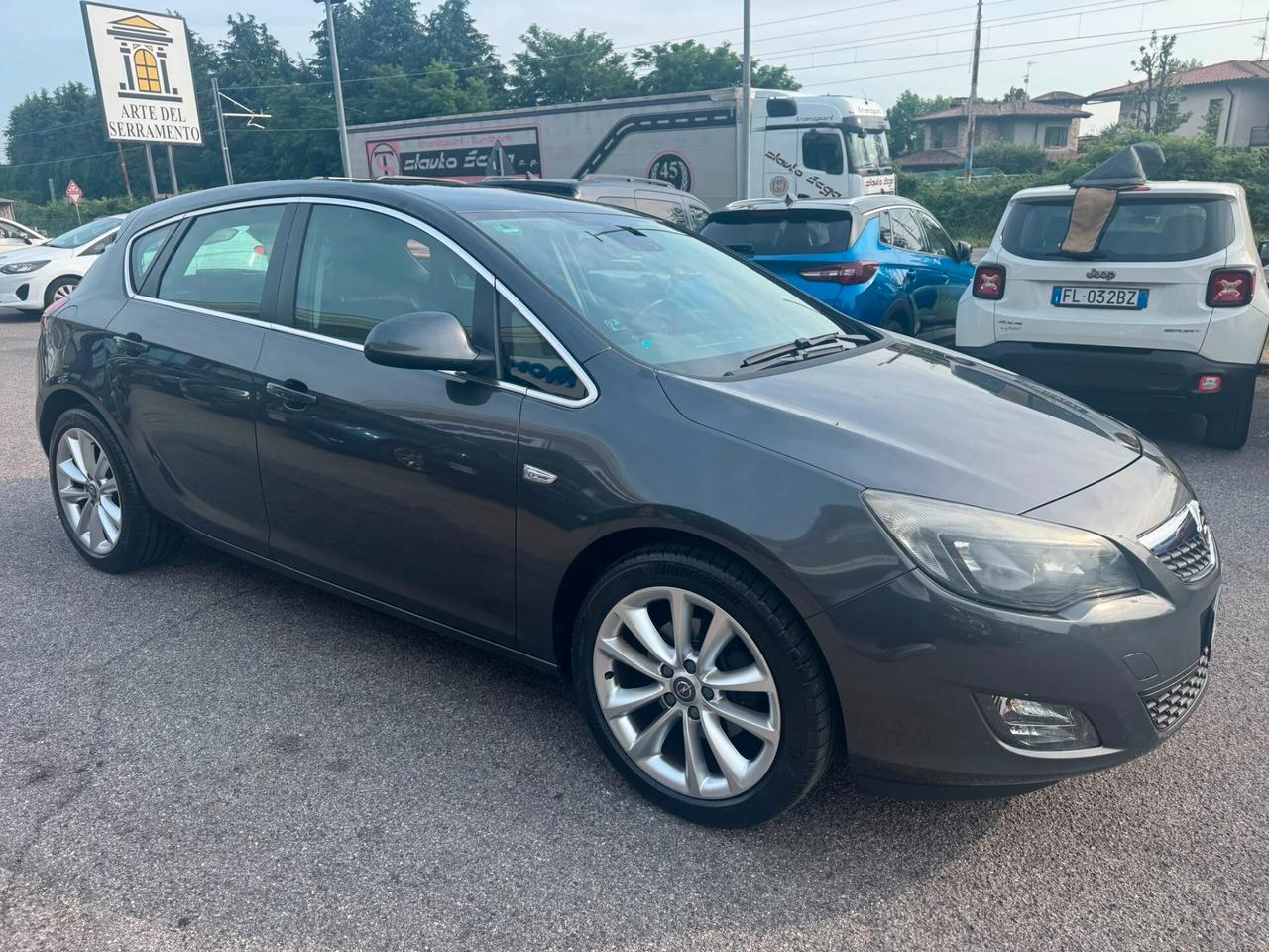 Opel Astra 2.0 CDTI 160 CV 5 porte Cosmo