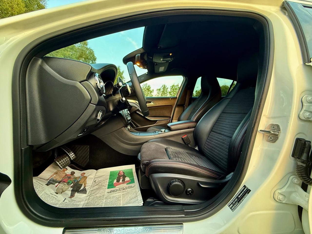 MERCEDES- BENZ GLA 200 D AMG PREMIUM