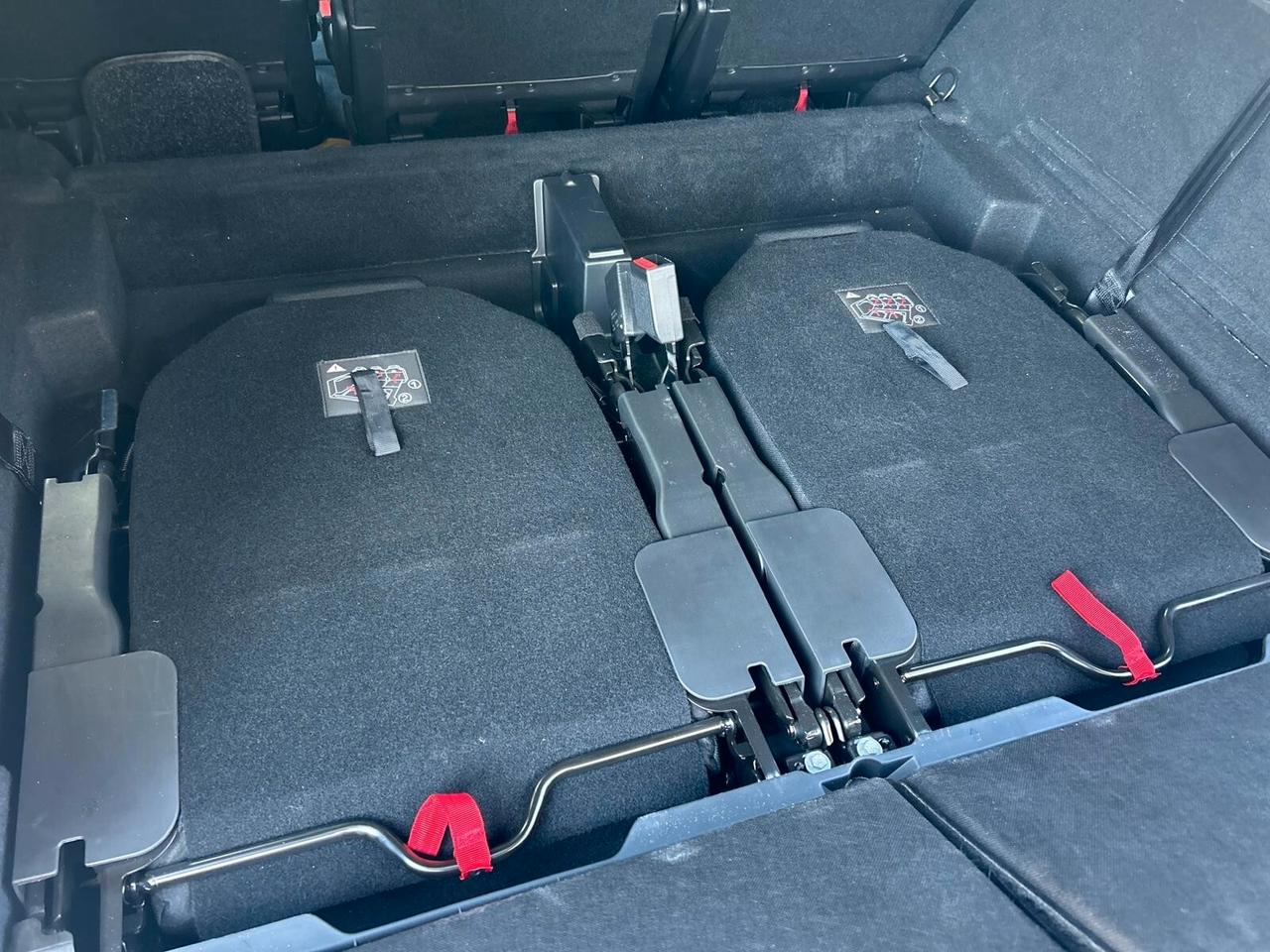 C4 7 POSTI SpaceTourer 1.5 BlueHDi 130CV