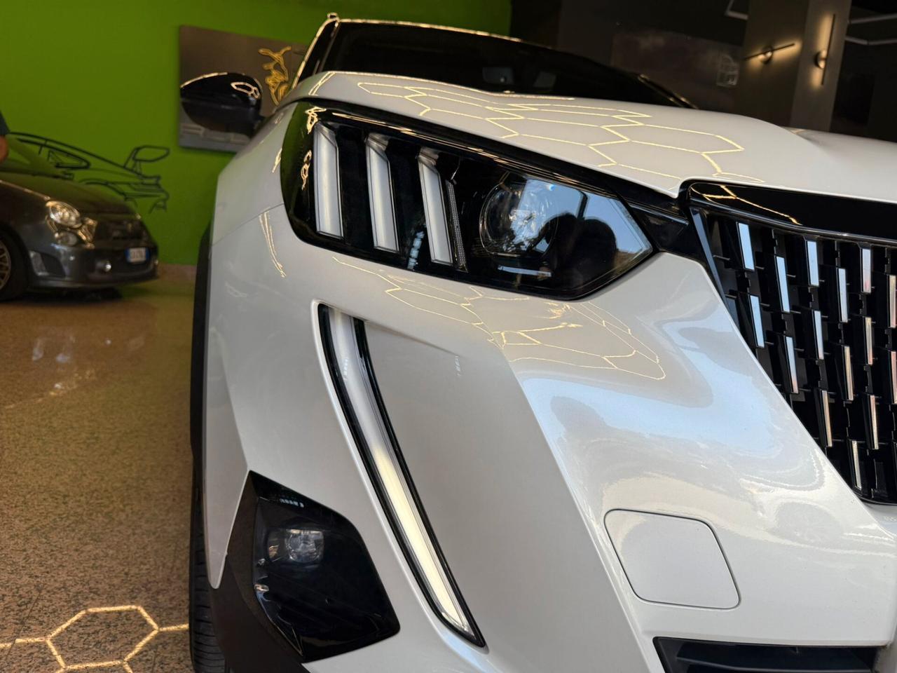 Peugeot 2008 PureTech 155 S&S EAT8 GT