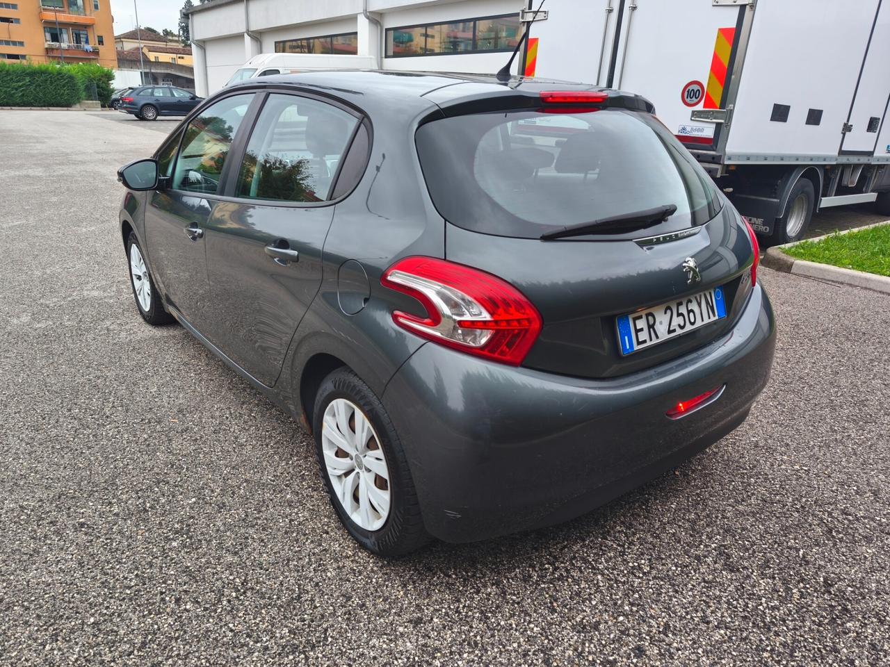 Peugeot 208 1.2 NEOPATENTATI GARANZIA